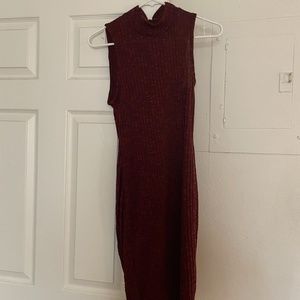 Small Mock neck burgundy sleeveless sweater dress
